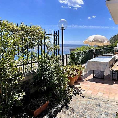 Ocean View Villa With Fast Wi-Fi And Elevator To Town Леванто Экстерьер фото