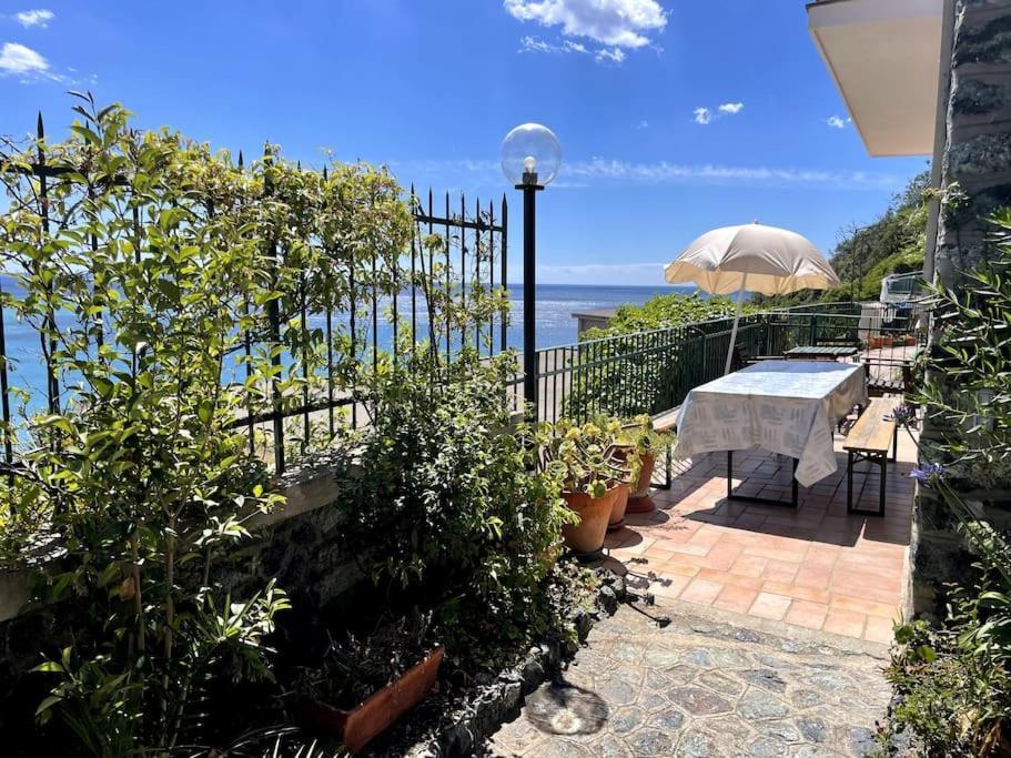 Ocean View Villa With Fast Wi-Fi And Elevator To Town Леванто Экстерьер фото